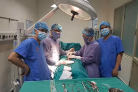 Tái tạo “cậu nhỏ” bị vùi lấp