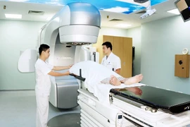  Hạn chế khô miệng trong xạ trị ung thư vùng đầu - cổ