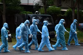 Tạm đóng cửa phòng giao dịch ngân hàng Eximbank ở Phan Xích Long