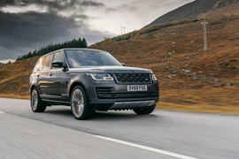Lô xe Range Rover chính hãng đầu tiên về Việt Nam trong năm 2020