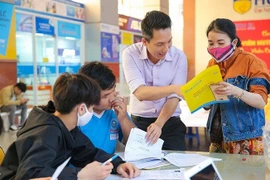 Xét tuyển học bạ trước khi biết điểm thi tốt nghiệp: Tranh thủ "thời điểm vàng"