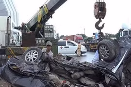 Tạm giữ tài xế container buồn ngủ tông chết 5 người trong xe ô tô ở Tây Ninh