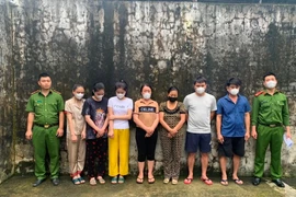 Các đối tượng trong đường dây đánh bạc bị bắt giữ. (Ảnh: Công an tỉnh Nghệ An).