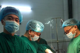 Phẫu thuật u đùi khổng lồ tái phát 