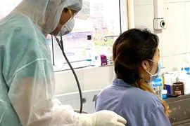 Việt Nam không “thả nổi” để có miễn dịch cộng đồng với dịch Covid-19