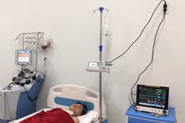 Huế: Lần đầu tiên gạn tách bạch cầu cứu bệnh nhi ung thư máu 