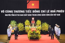 Lãnh đạo cấp cao viếng nguyên Tổng bí thư Lê Khả Phiêu