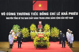 Lãnh đạo cấp cao viếng nguyên Tổng bí thư Lê Khả Phiêu