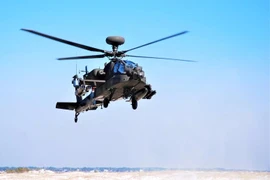Rafael công bố video trực thăng AH-64E Apache phóng thử nghiệm tên lửa SPIKE 