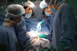 Phẫu thuật thành công cứu sống bệnh nhi có khối u cơ tim lớn