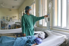 Chơi bật lửa, trẻ 11 tuổi bỏng toàn bộ vùng mặt và mắt