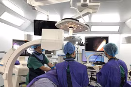  Đặt stent mật tụy ngược dòng cứu bệnh nhân ung thư tắc nghẽn đường mật