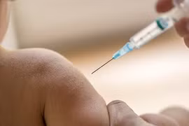 Thế giới thiếu từ 1- 2 tỷ kim tiêm vắc xin COVID-19