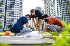 Sinh viên, nghiên cứu sinh từ VinUni và UIUC tham gia dự án “Giám sát dịch tễ nước thải tại Việt Nam” dưới sự hướng dẫn của Giáo sư, Giảng viên đến UIUC và VinUni.