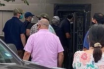 Đặc vụ Mỹ tiến vào lãnh sự quán Trung Quốc ở Houston sau hạn chót