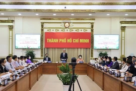 Ông Võ Văn Hoan, Phó Chủ tịch UBND TPHCM, phát biểu khai mạc hội nghị.