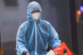 Một bác sĩ mắc Covid-19 được thở máy không xâm nhập