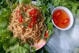 Không nên bỏ phí bì lợn, da gà