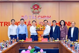 Bàn giao nhiệm vụ Bộ trưởng Bộ Tài chính