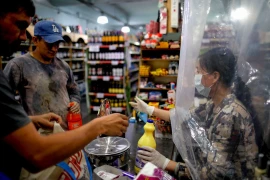 Virus có trong không khí, đừng chỉ tập trung khử trùng bề mặt