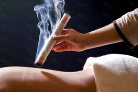 Tự chế nhang ngải cứu dùng tại nhà