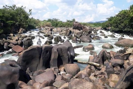 Du khách bị lũ cuốn tử vong trên sông Đông Nai khi đi chơi thác nước