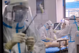 Hà Nội đang đối mặt với chủng Omicron song hành với chủng Delta