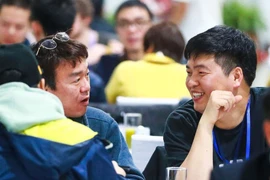 'Đại yến' buffet: đa số phóng viên mê, số ít ngại cà phê trứng