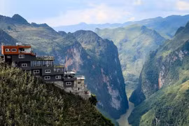 Chủ khách sạn trên Mã Pì Lèng cố tình vi phạm pháp luật