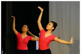 Hàng trăm học viên Múa 'chết đứng': Cắt khúc đào tạo, người học lãnh đủ