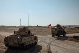 Mỹ triển khai thiết giáp M2A2 Bradley đối phó quân cảnh Nga ở Syria