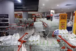 Ngăn tăng giá nước đóng chai, đóng bình