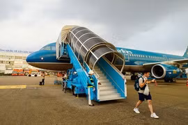 Lo "lạm phát" sân bay