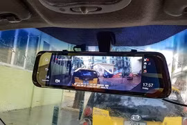 Từ ngày 1/7/2023, xe kinh doanh vận tải phải lắp camera hành trình mới được cấp biển hiệu. Ảnh minh họa.