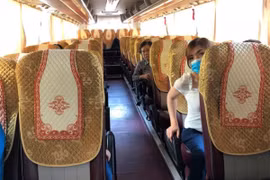 Bến xe Hà Nội vẫn vắng khách