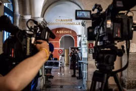 Người tát Tổng thống Pháp Macron bị phạt 18 tháng tù