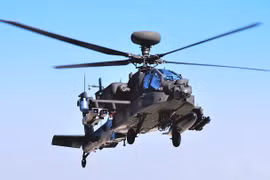 Trực thăng tấn công AH-64E Apache thử nghiệm phóng tên lửa Spike-NLOS trên biển
