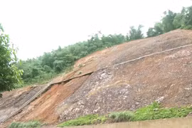 Sạt lở đe dọa nhiều hộ dân huyện miền núi Thanh Hóa