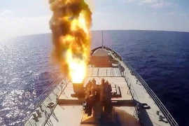 Video: Hộ tống hạm Nga phóng tên lửa hành trình tấn công quân đội Ukraina
