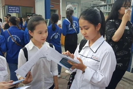 Tranh luận "tóe lửa" bỏ môn thi thứ 4