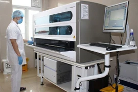 Bộ Y tế xử lý nghiêm việc nâng giá mua hệ thống máy xét nghiệm