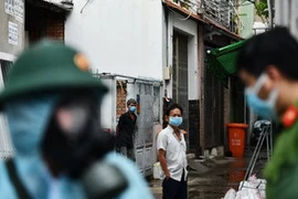 Quận 1 lập 2 tổ công tác hỗ trợ sức khỏe, lương thực cho người dân