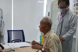 Tìm những liệu pháp sinh học tế bào, phân tử để điều trị ung thư phổi