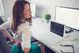 5 cách phòng chữa đau lưng cho dân văn phòng