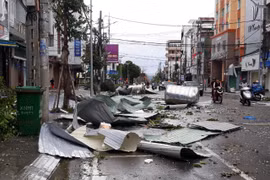 "Chưa từng có cơn bão nào thời gian lưu gió mạnh lâu như vậy"