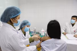 Bộ trưởng Bộ Y tế: 'Hiệu lực bảo vệ của vắc-xin COVIVAC rất tốt'