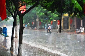 Cảnh báo mưa lớn, lốc, sét, mưa đá ở Bắc Bộ