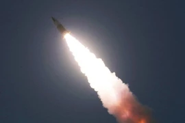 Triều Tiên tiếp tục phóng tên lửa tầm gần khi Mỹ - Hàn Quốc căng thẳng chống dịch Covid-19