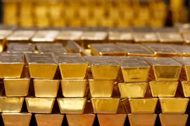 Giá vàng thế giới lập đỉnh 8 năm