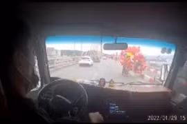 Video: “Đi đi... em cản gió cho”